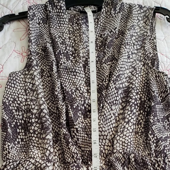 Tokito python print romper (size 8 AUS, size S US) - Picture 14 of 15